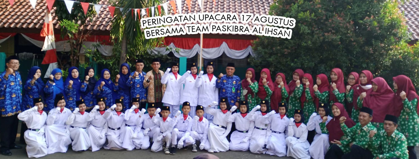 Swafoto bersama team paskibra